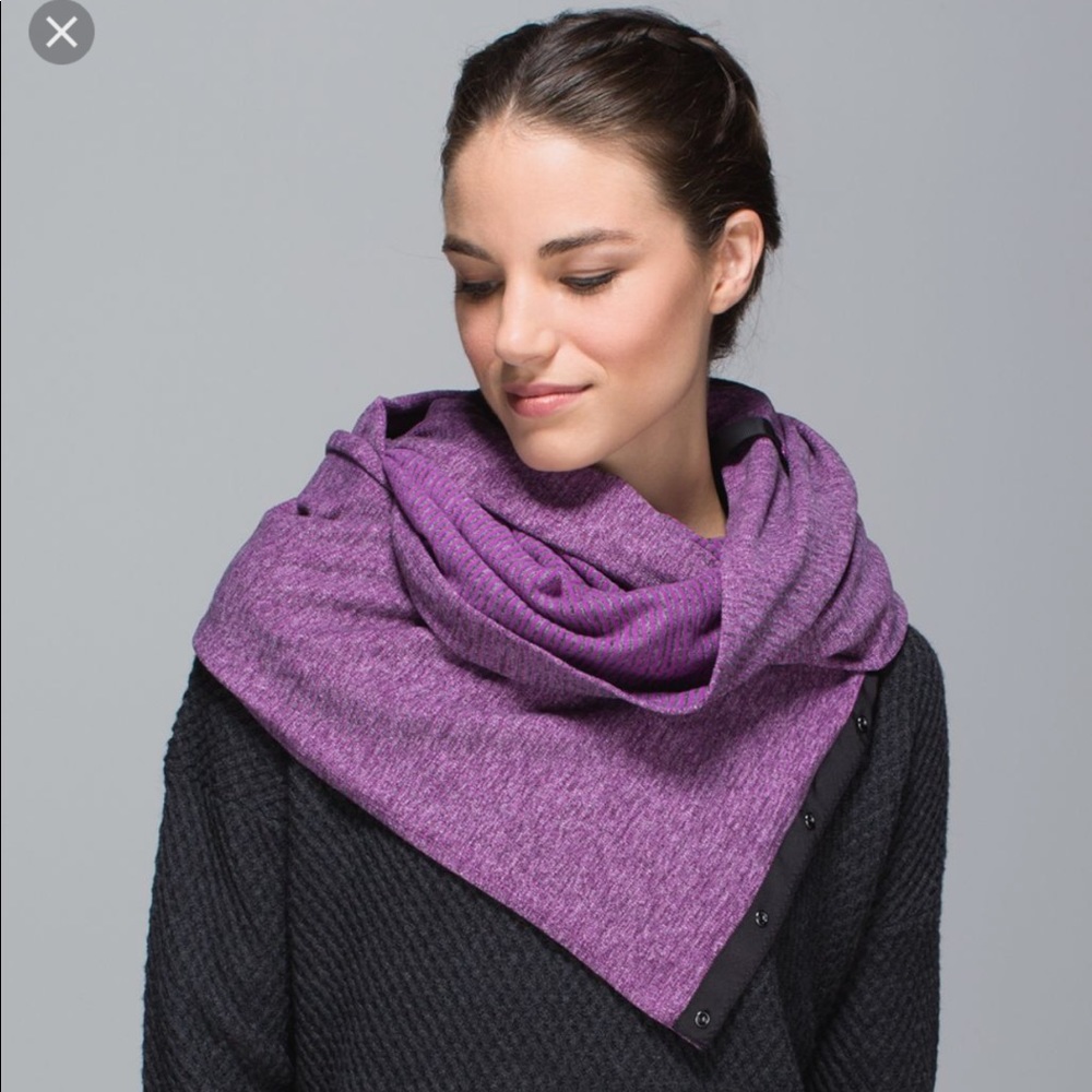 RARE Lululemon Vinyasa Scarf